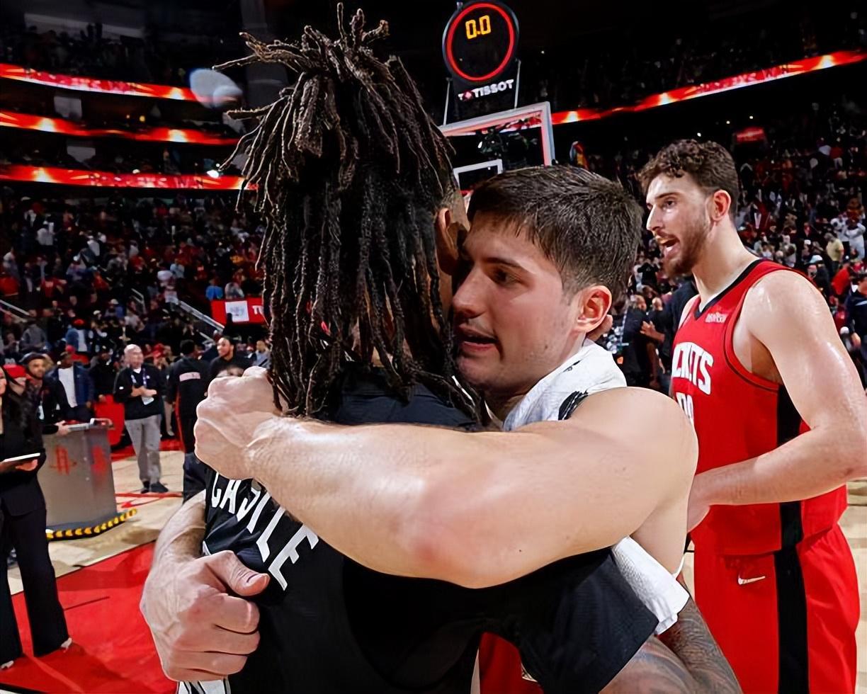 开云Kaiyun官网入口-靠着一己之力扭转了局面！火箭后场新星绝对值得更高的战术地位？