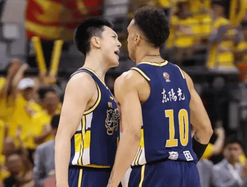 开云体育官网-全靠你们！广东仅3人得分上双，奎因胡明轩杜润旺合砍74分
